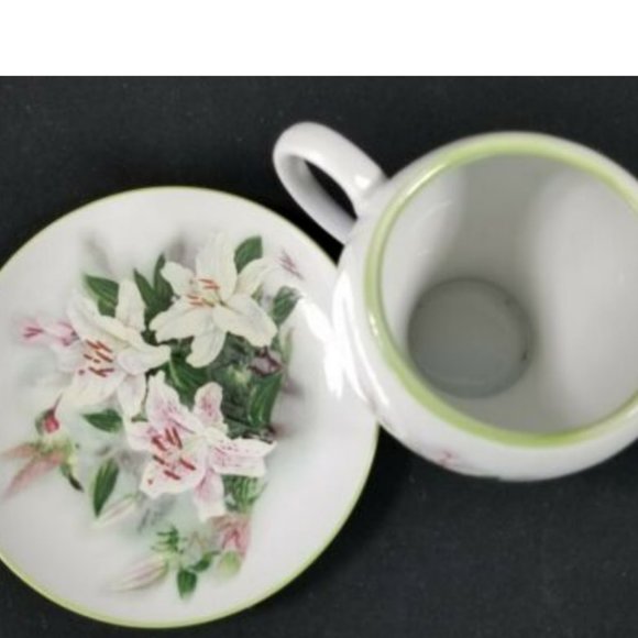 HUMMINGBIRD AND LILIES TEACUP & SAUCER COLLECTORS CHOICE by LENA LIEL TELEFLORA - Picture 4 of 6